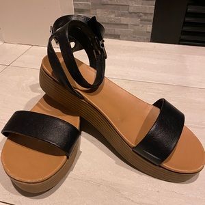 Express Sandals 🩴 Size 71/2